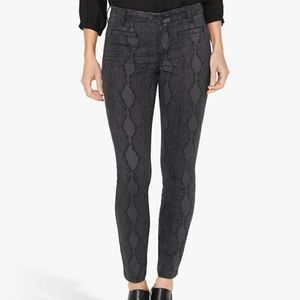 NWT NYDJ Ami Skinny Snake Print Slimming pants